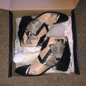 Amuse Society Leather Snakeskin Booties ~8